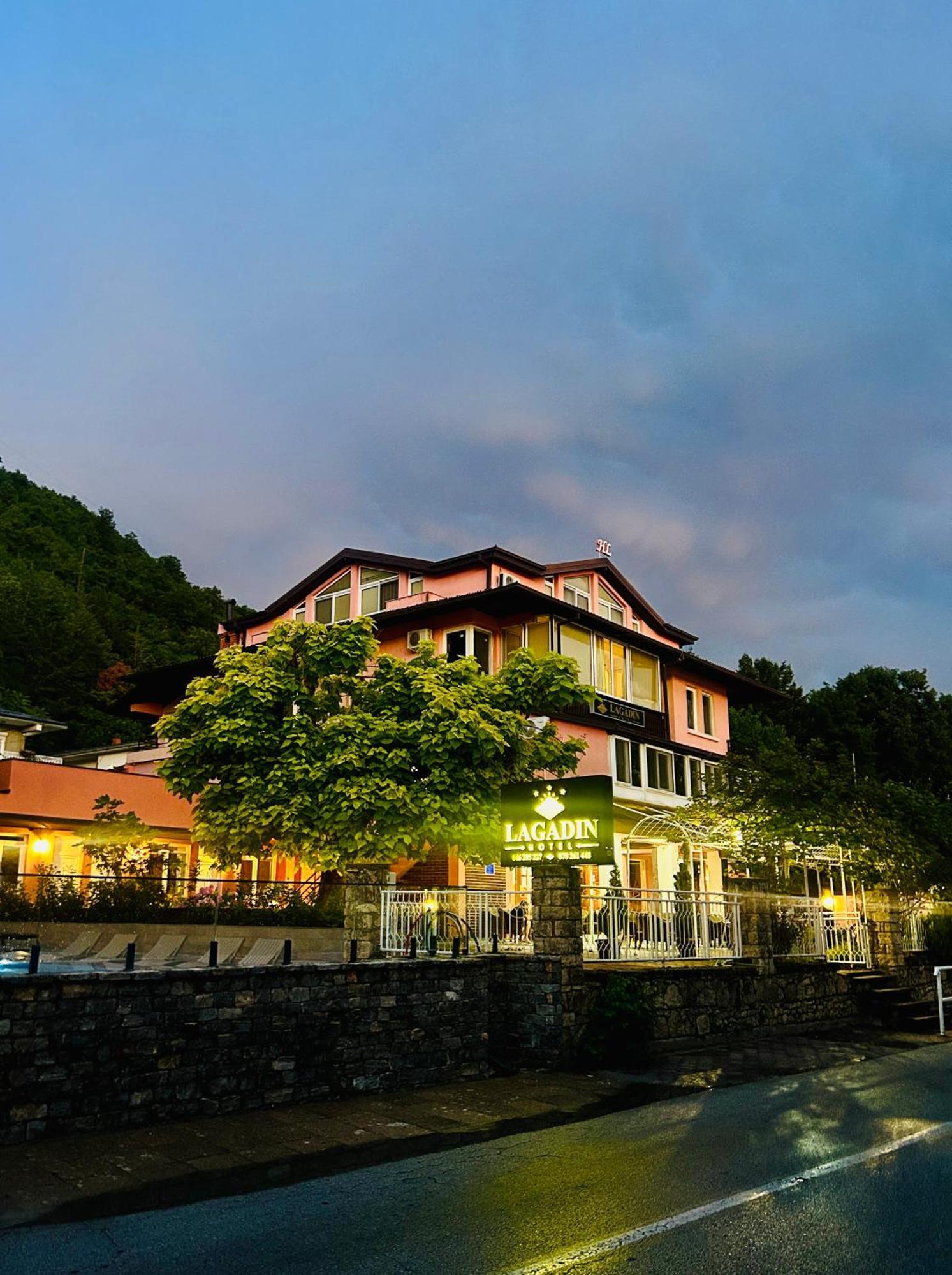 Hotel Lagadin Eksteriør billede